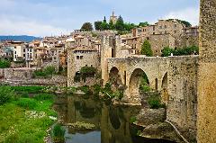 Small-Group Medieval Villages Day Trip from Barcelona